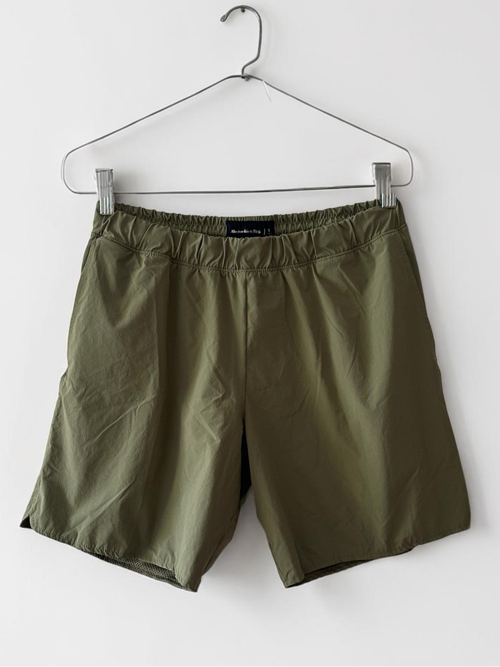 Abercrombie & Fitch Men’s Olive Green Shorts with Mesh Lining